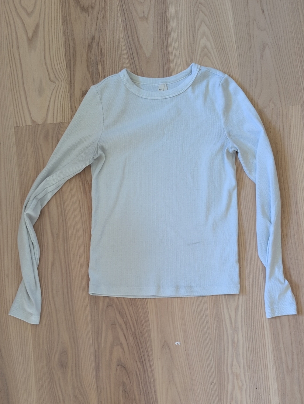 Pact Women's Scoop Crewneck Shirt Small